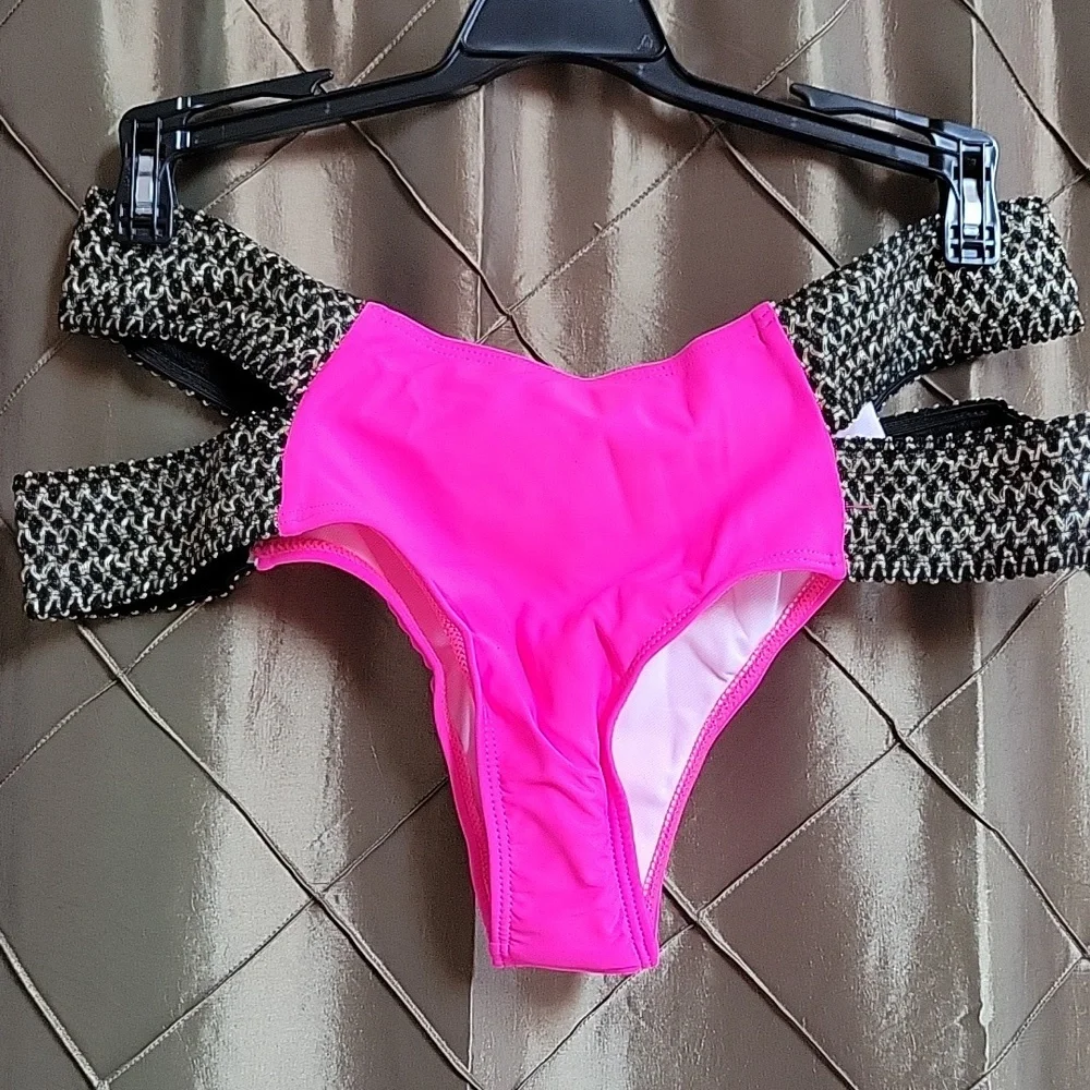 NWT. OOH LA LA Retro Moulded Cup Hot Pink Bikini w/Elastic Straps